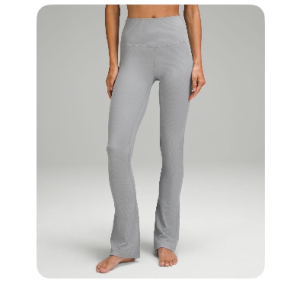 Lululemon Align Ribbed Flare Mini Pant. Extra short. Rhino grey, size 2.